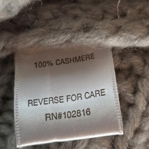 Garnet Hill 100% Cashmere Gray Chunky Knit Turtleneck Sweater Women’s M NWOT - Picture 7 of 7